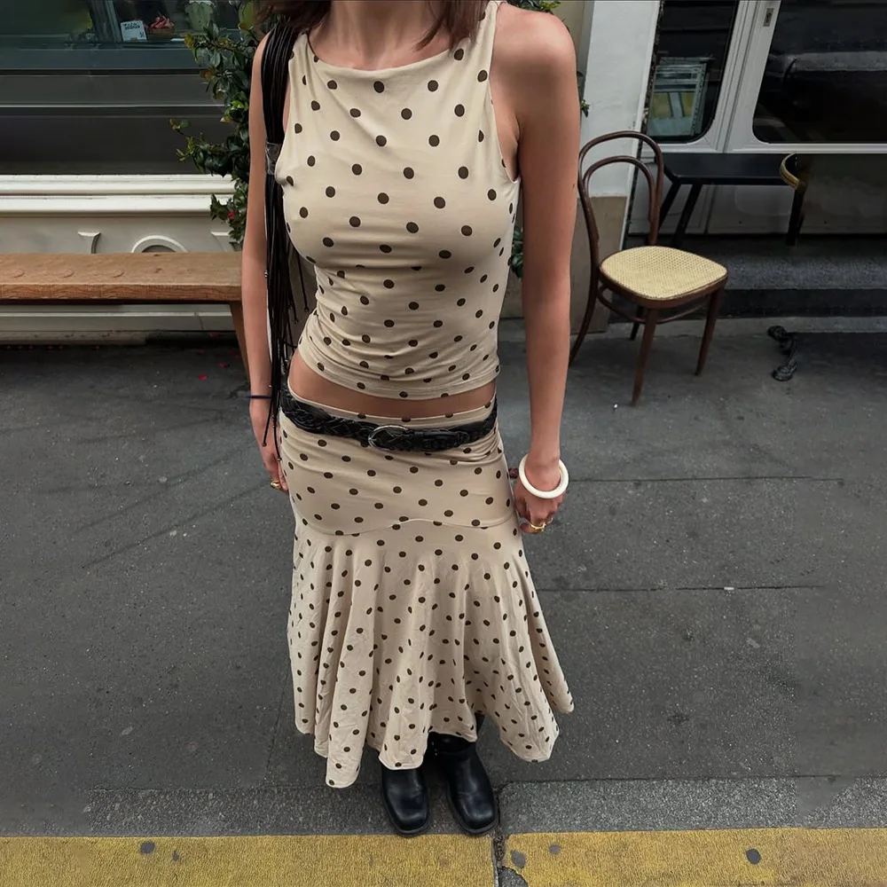 Summer 2025 Women's New Polka Dot Slim Two-Piece Set Sexy Sleeveless Vest High Waist Skirt Cover Club Clothing Vestidos
Summer 2025 Women's New Polka Dot Slim Two-Piece Set Sexy Sleeveless Vest High Waist Skirt Cover Club Clothing Vestidos