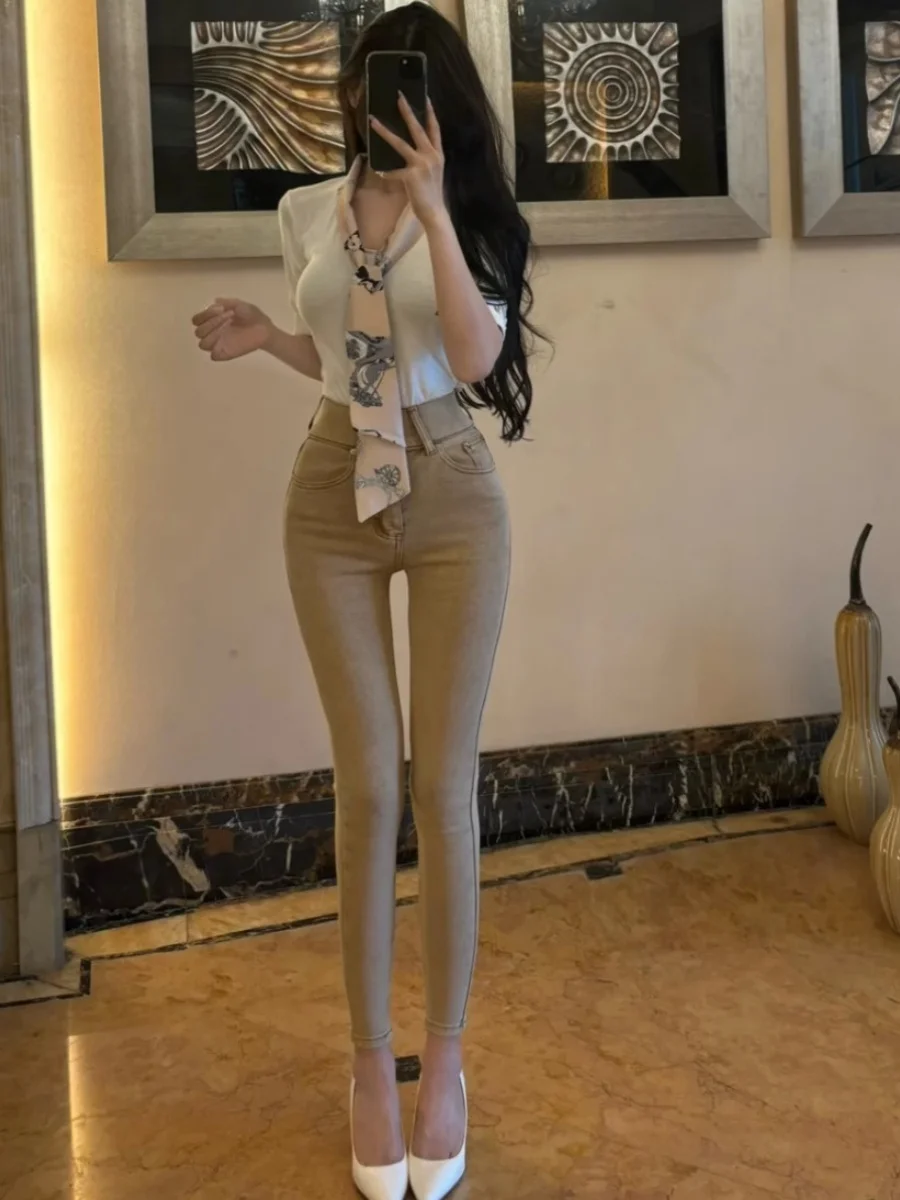 Faionable High Waist Straight Leg Chambray Jeans Women's High Elastici Slimming Jeans Champagne Color Summer New Arrival
Faionable High Waist Straight Leg Chambray Jeans Women's High Elastici Slimming Jeans Champagne Color Summer New Arrival