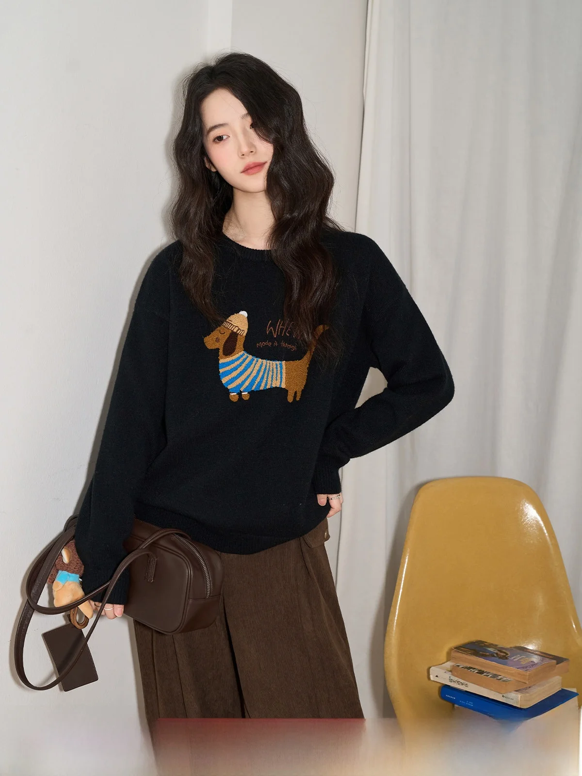 Свободный длинный вязаный свитер с вышивкой в виде собаки и цветов, женский, зимний, новый, комфортный, для ношения под одеждой
Свободный длинный вязаный свитер с вышивкой в виде собаки и цветов, женский, зимний, новый, комфортный, для ношения под одеждой