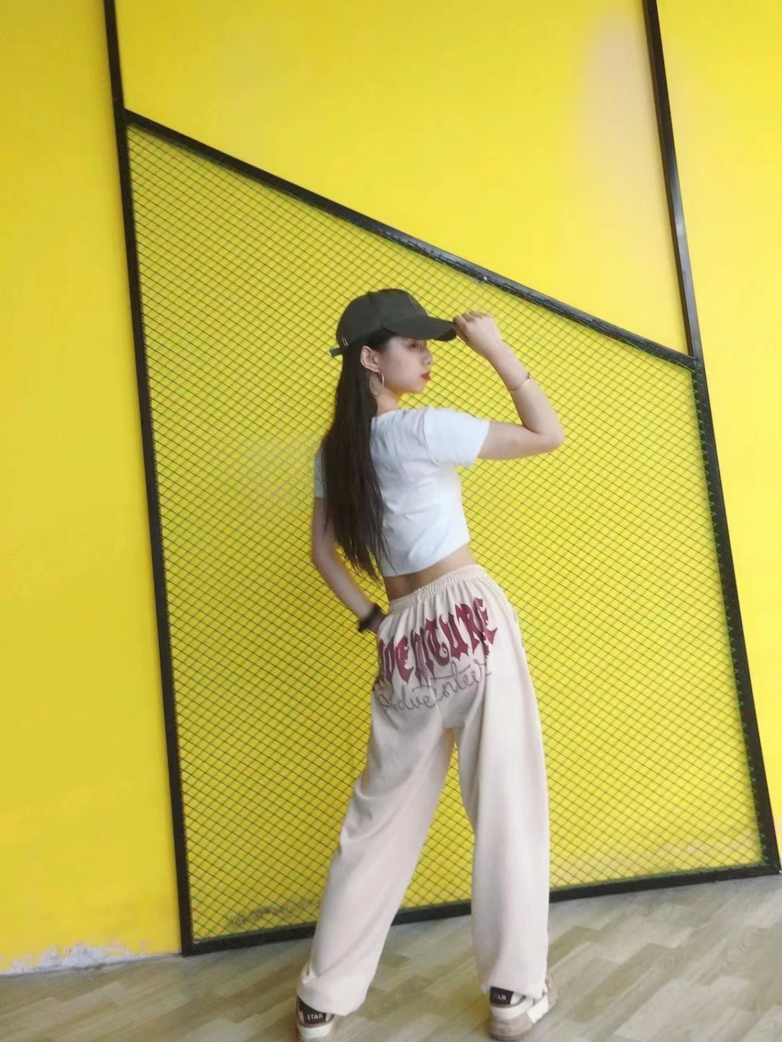 Jazz Dancing Pants Sweatpants Men and Women Loose Drawstring Hippie Joggers Trousers
Jazz Dancing Pants Sweatpants Men and Women Loose Drawstring Hippie Joggers Trousers