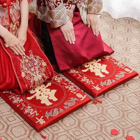 2 Pcs Chinese Style Wedding Seat Cushion Red Double Happiness Seat Pad New Year Wedding Blessing Kneel Cushion Home Decor Pillow