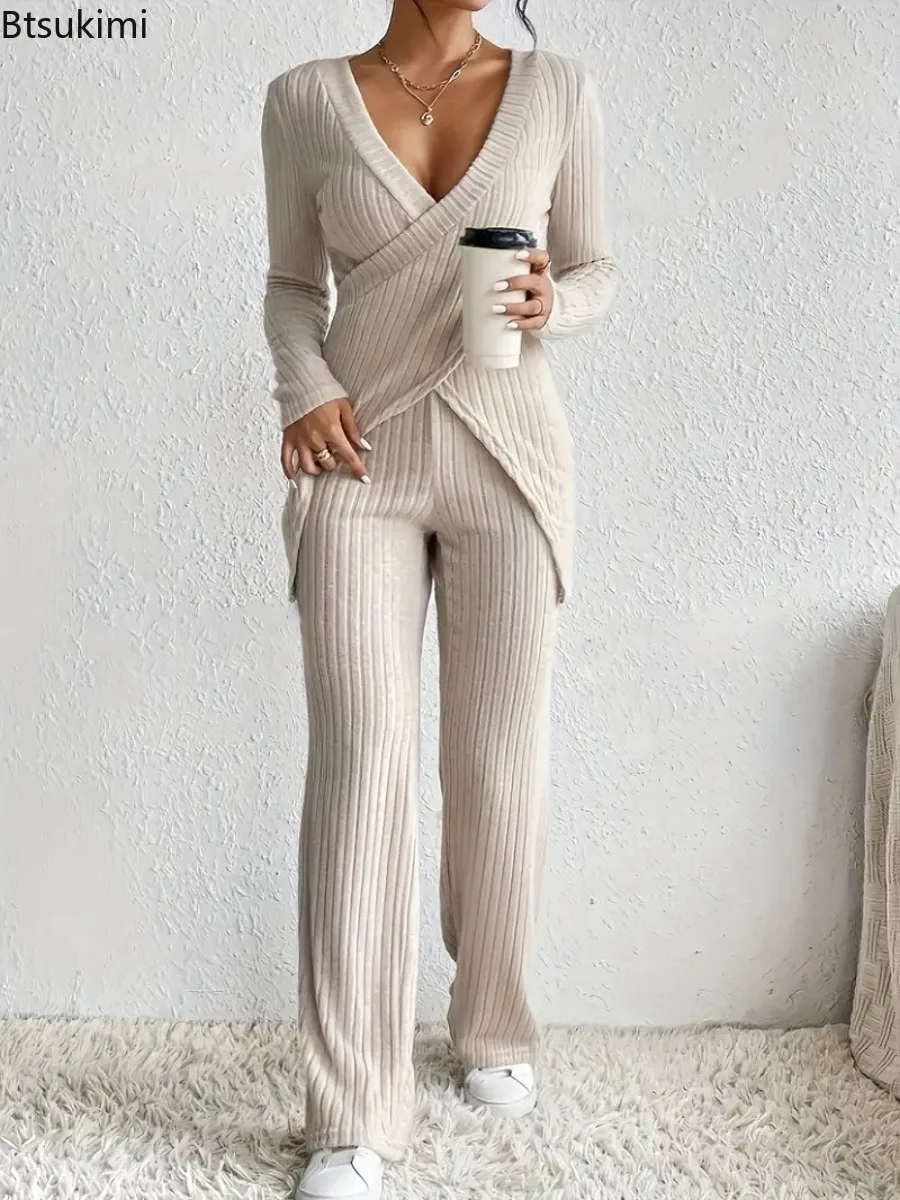 2025 Spring Women's Fashion Sets Pit Stripe Deep V Long Sleeve Tops High Waist Pants Two-piece Set Women Temperament Casual Suit
2025 Spring Women's Fashion Sets Pit Stripe Deep V Long Sleeve Tops High Waist Pants Two-piece Set Women Temperament Casual Suit