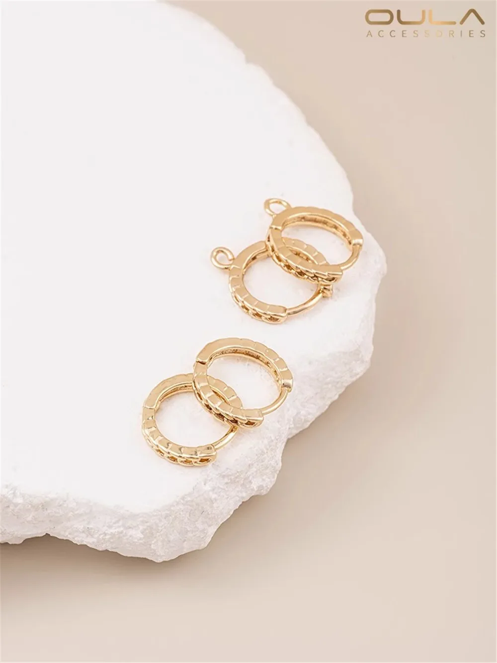 14K Bag Gold Chain Pattern Circle with Hanging Ear Buckle Plain Hoop Earrings Handmade Diy Ear Accessories Material Accessories
14K Bag Gold Chain Pattern Circle with Hanging Ear Buckle Plain Hoop Earrings Handmade Diy Ear Accessories Material Accessories