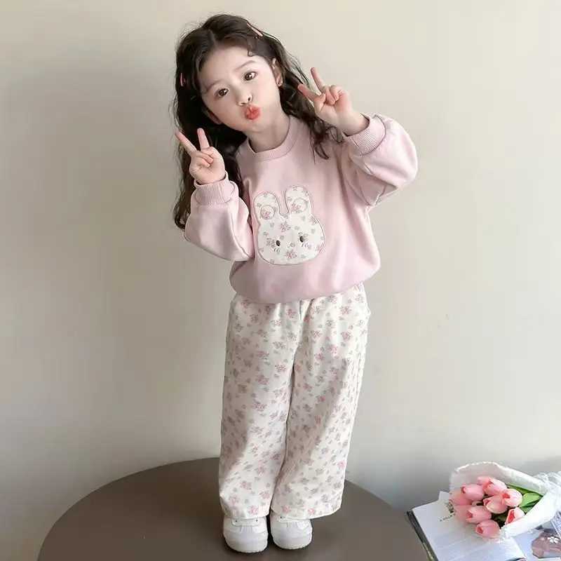 Girls' Clothing Set Spring and Autumn New Style Children's Korean Style Pink Sweater Floral Pattern Straight Pants Two-piece Set
Girls' Clothing Set Spring and Autumn New Style Children's Korean Style Pink Sweater Floral Pattern Straight Pants Two-piece Set