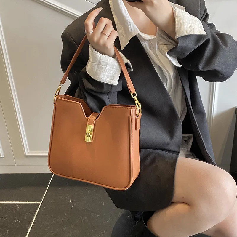 Vintage Style Bucket Bag Women 2025, Minimalist Top Handle & Adjustable Crossbody Shoulder Bag, Unique Versatile Purse
Vintage Style Bucket Bag Women 2025, Minimalist Top Handle & Adjustable Crossbody Shoulder Bag, Unique Versatile Purse