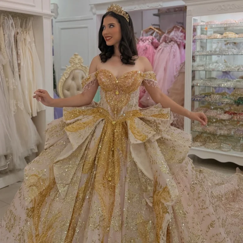 Champagne Gold Quinceanera Dress off-shoulder Crystal Glitter Layering Decal Bow Long tail vestidos de 15 Quinceanera Customize
Champagne Gold Quinceanera Dress off-shoulder Crystal Glitter Layering Decal Bow Long tail vestidos de 15 Quinceanera Customize