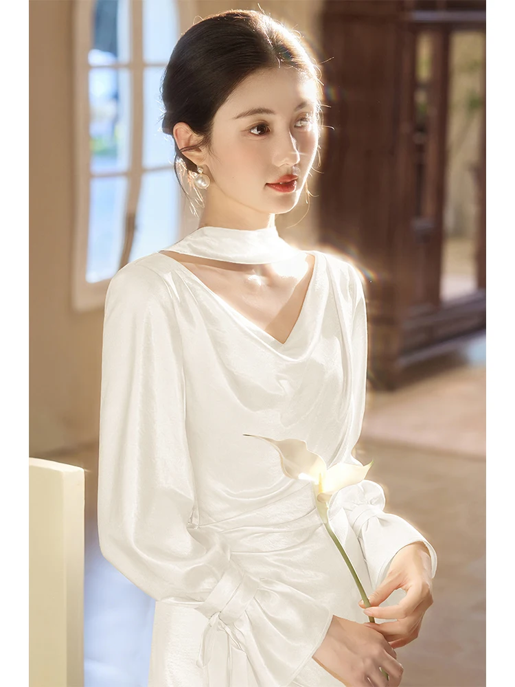 Белое свадебное платье Ele с V-образным вырезом, легкий утренний халат для предсвадебной церемонии
Белое свадебное платье Ele с V-образным вырезом, легкий утренний халат для предсвадебной церемонии