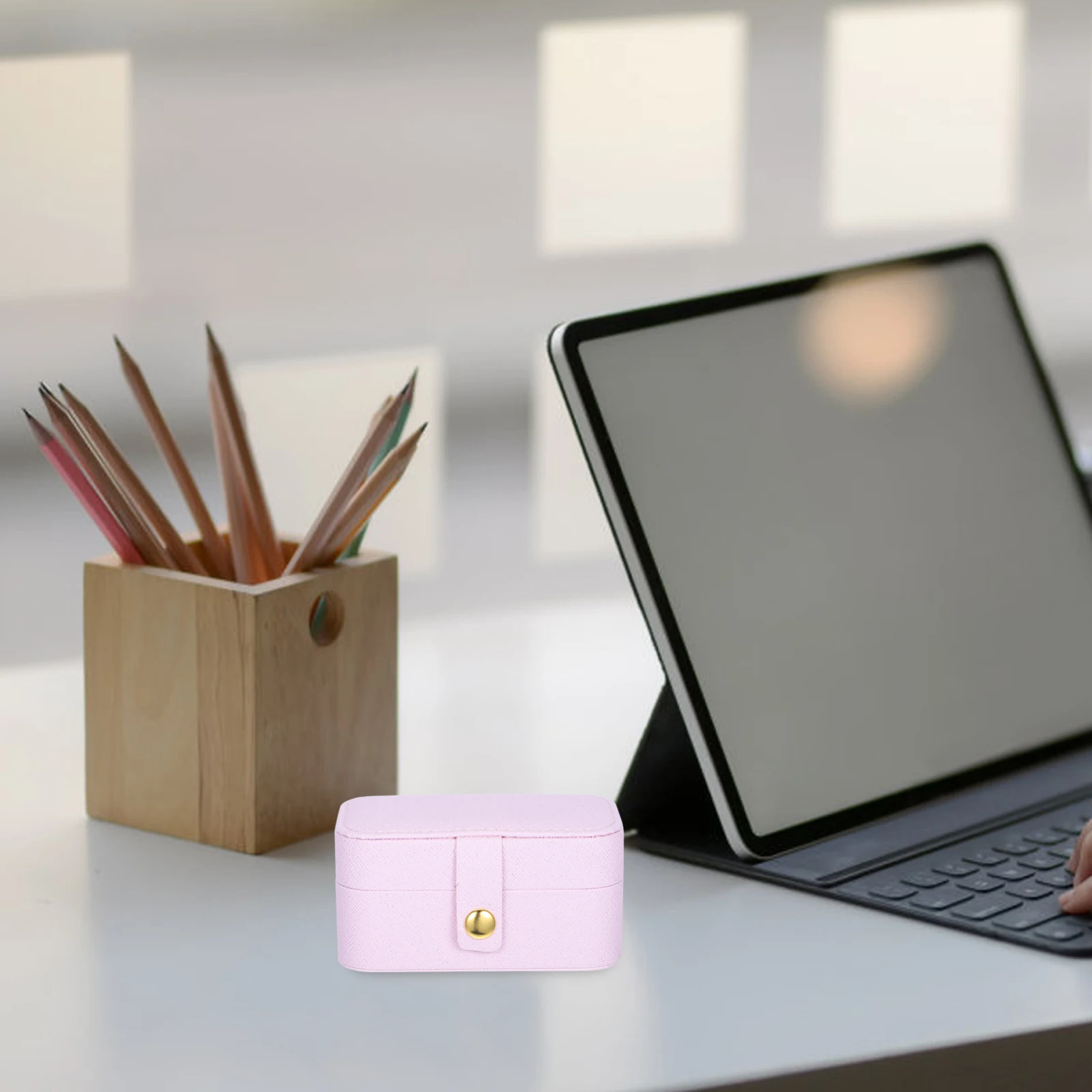 Travel Jewelry Box Mini Ring Holder Portable Girls Accessories Sturdy Material Elegant Clasp Travel Storage Case
Travel Jewelry Box Mini Ring Holder Portable Girls Accessories Sturdy Material Elegant Clasp Travel Storage Case