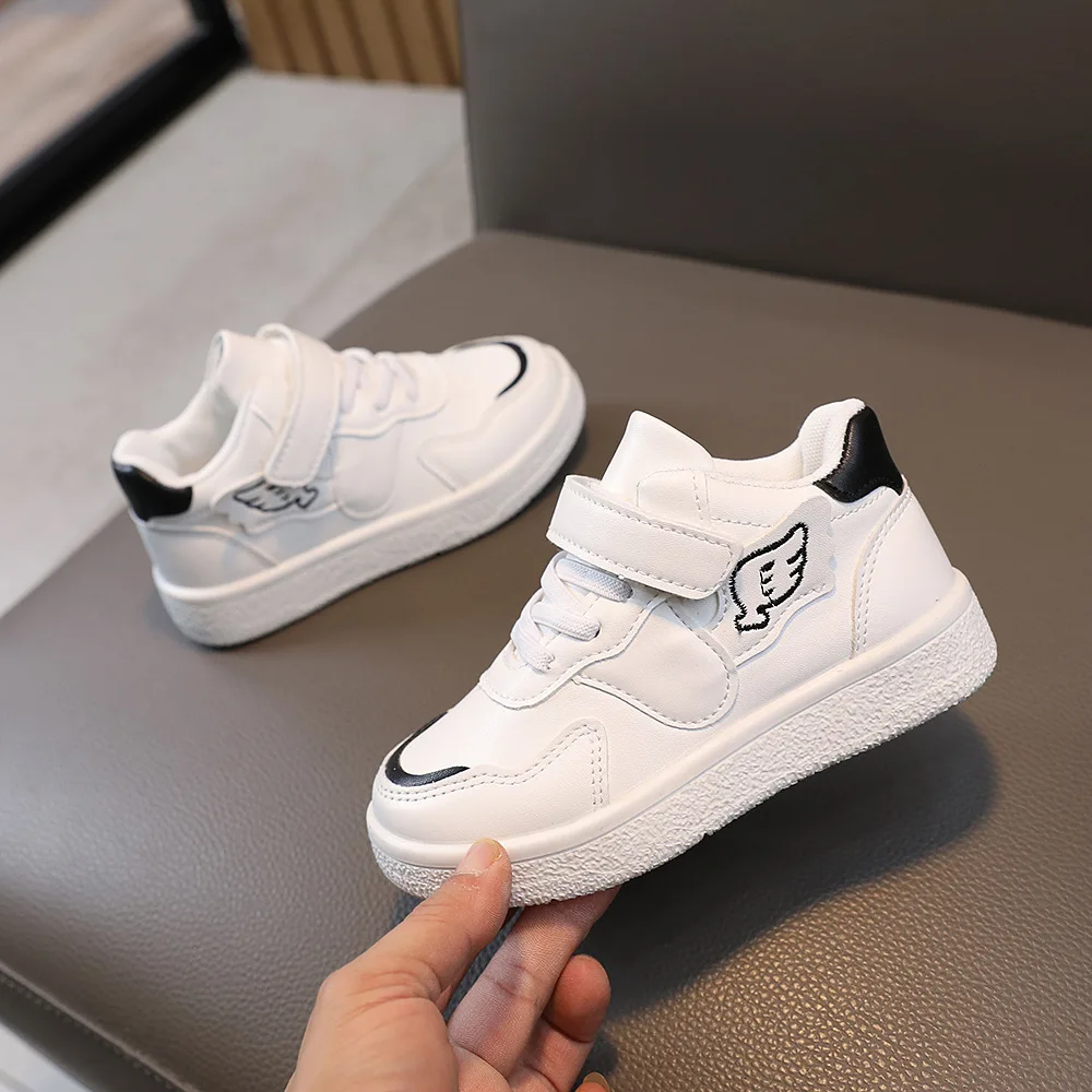 Kids'Casual Shoes Breathable Solid Color Love PU Leather Autumn Flat Shoes For Children Anti-slip White Black Size 22-31
Kids'Casual Shoes Breathable Solid Color Love PU Leather Autumn Flat Shoes For Children Anti-slip White Black Size 22-31