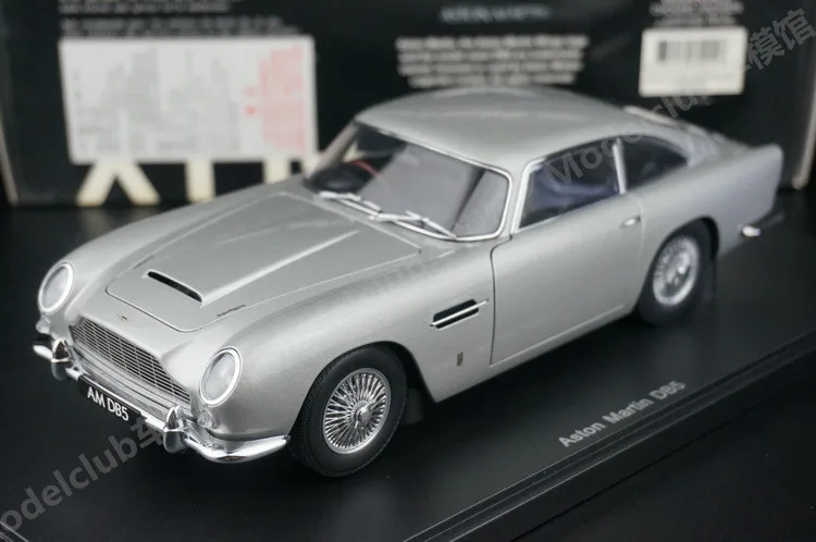 Autoart 1:18 DB5 Silver Vintage Car Simulation Limited Edition All Open Alloy Metal Static Car Model Toy Gift
Autoart 1:18 DB5 Silver Vintage Car Simulation Limited Edition All Open Alloy Metal Static Car Model Toy Gift