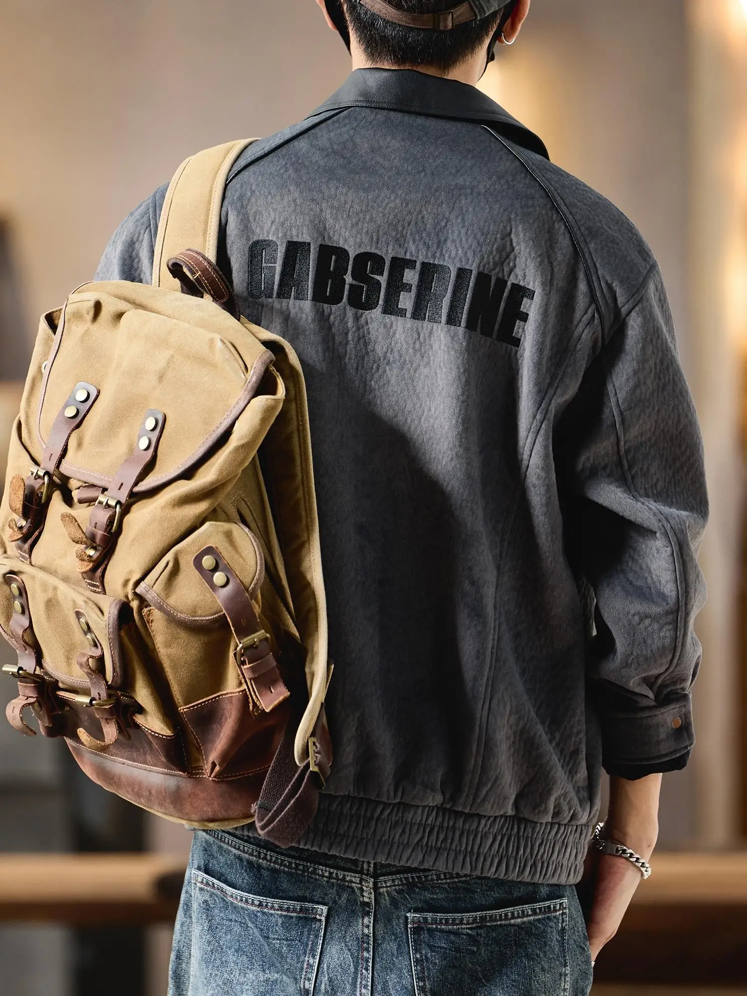 Мужская куртка в американском ретро-стиле для работы, осенне-зимняя, новая трендовая модель, повседневная, с буквенным принтом, воротником-стойкой, из полиэстера, молодежная, повседневная.
Мужская куртка в американском ретро-стиле для работы, осенне-зимняя, новая трендовая модель, повседневная, с буквенным принтом, воротником-стойкой, из полиэстера, молодежная, повседневная.