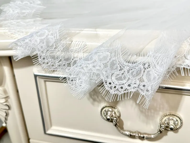 Short Lace Trim Bridal Veil Eyelash Lace Wedding Veil with Comb Customizable Length Style Accepts Bulk Orders
Short Lace Trim Bridal Veil Eyelash Lace Wedding Veil with Comb Customizable Length Style Accepts Bulk Orders
