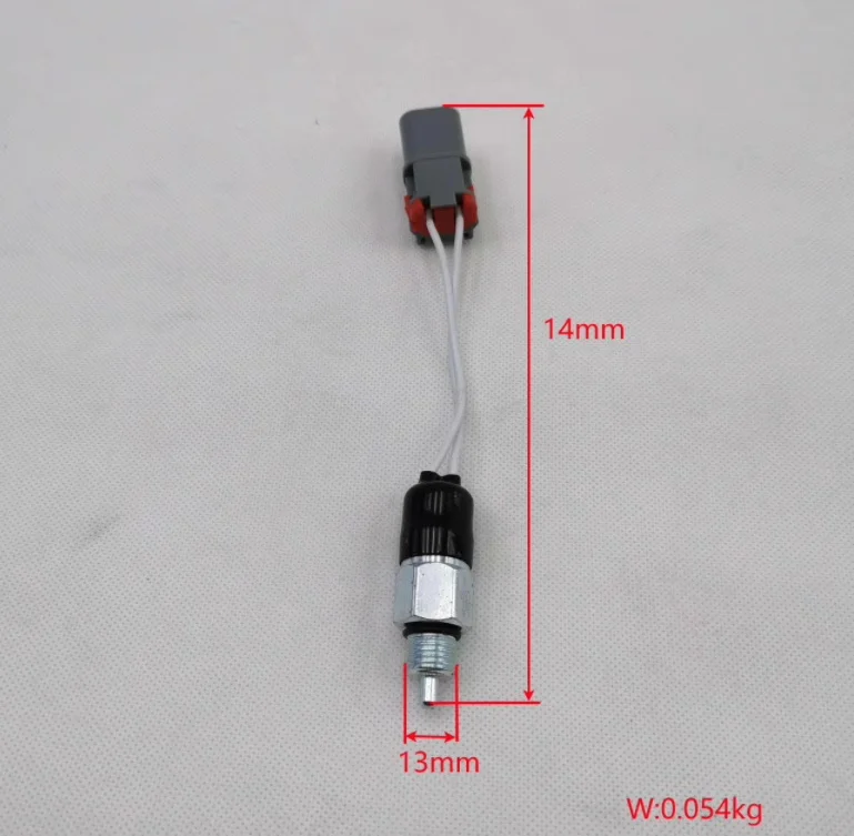 Выключатель света заднего хода для коробки передач FOTON Oumakon, Aoling и Linghang ZF 0501010866
Выключатель света заднего хода для коробки передач FOTON Oumakon, Aoling и Linghang ZF 0501010866