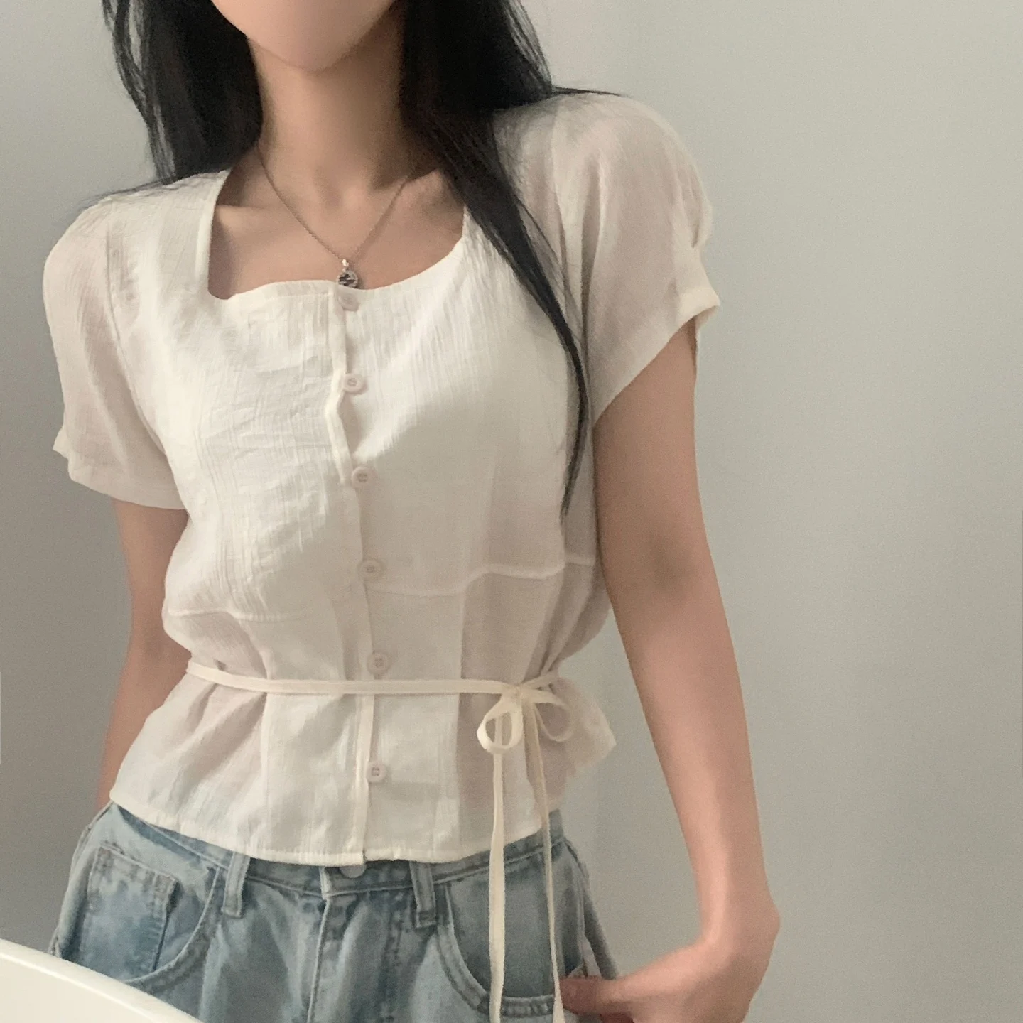Chic Summer Women's Shirt Square Collar Single Button Short Sleeve Belted Waist Hang Neck Casual Style Polyester Fiber
Chic Summer Women's Shirt Square Collar Single Button Short Sleeve Belted Waist Hang Neck Casual Style Polyester Fiber