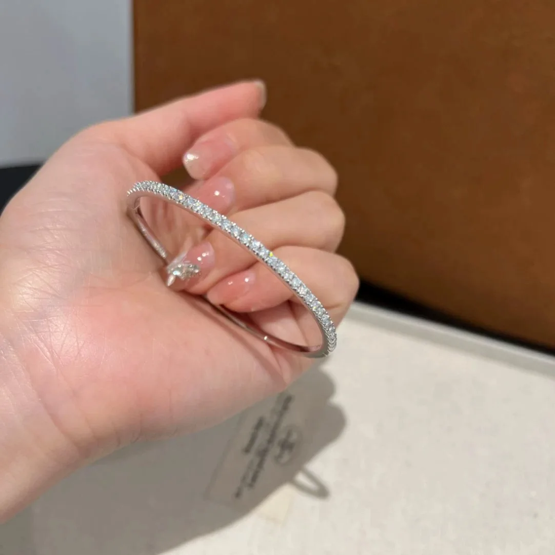 2025 New Jewelry High Quality Women's Fashion Simple Super Sparkling Zircon Wedding S925 Bracelet Design Bracelet Party
2025 New Jewelry High Quality Women's Fashion Simple Super Sparkling Zircon Wedding S925 Bracelet Design Bracelet Party
