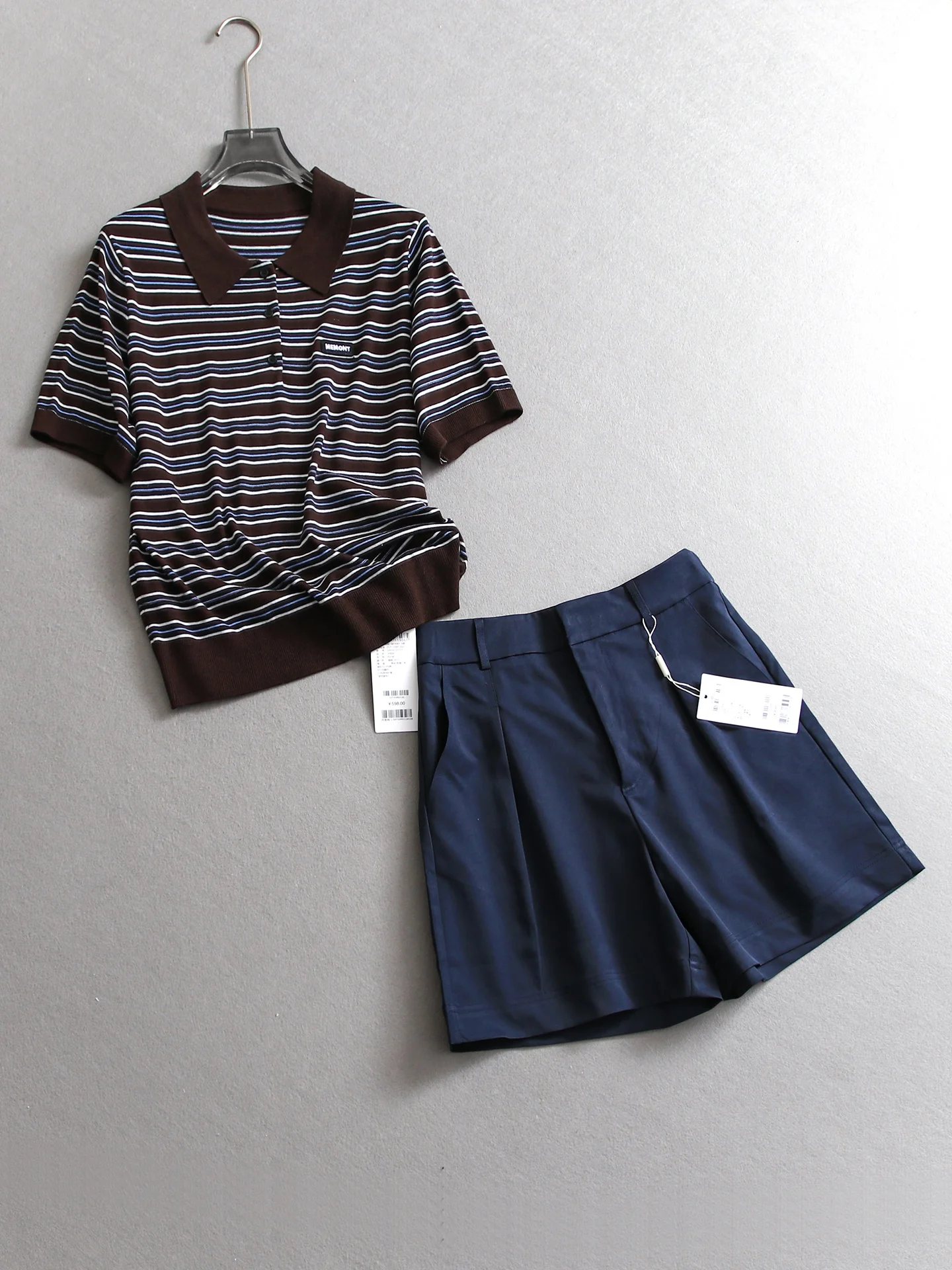 Retro Striped Soft Comfortable Thin Neck Short Sleeve Knitted Sweater Women's Set High Elasticity High Waist Short Pants
Retro Striped Soft Comfortable Thin Neck Short Sleeve Knitted Sweater Women's Set High Elasticity High Waist Short Pants