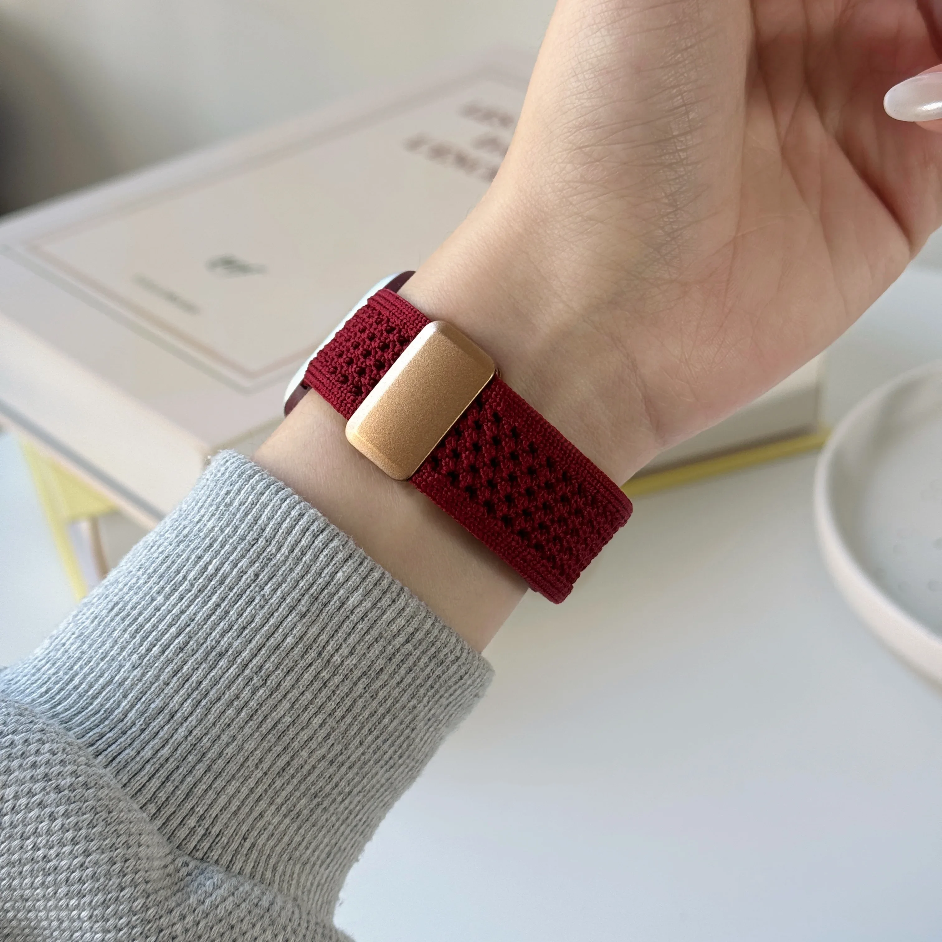 Fashion magnetic elastic knitted nylon for Apple Watch band women 10/9/8/7/6/5/4/3 38mm 40mm 41mm 44mm 45mm 42mm 46mm
Fashion magnetic elastic knitted nylon for Apple Watch band women 10/9/8/7/6/5/4/3 38mm 40mm 41mm 44mm 45mm 42mm 46mm