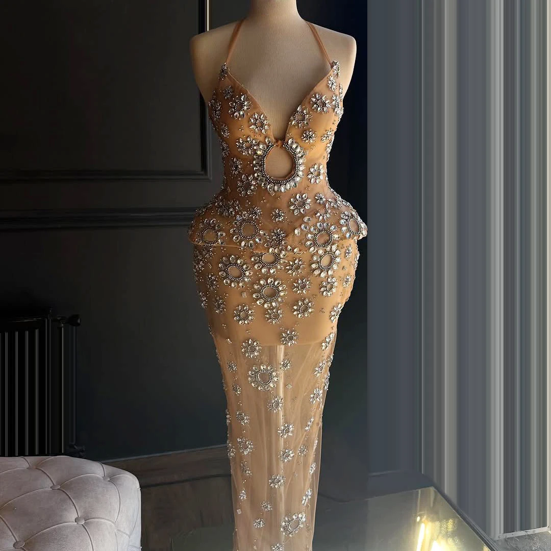 Роскошное вечернее платье с хрустальными цветами и вырезами из искусственного двух частей, вечернее платье с лямкой на шее, тюлевое платье цвета шампанского, вечернее платье знаменитостей
Роскошное вечернее платье с хрустальными цветами и вырезами из искусственного двух частей, вечернее платье с лямкой на шее, тюлевое платье цвета шампанского, вечернее платье знаменитостей