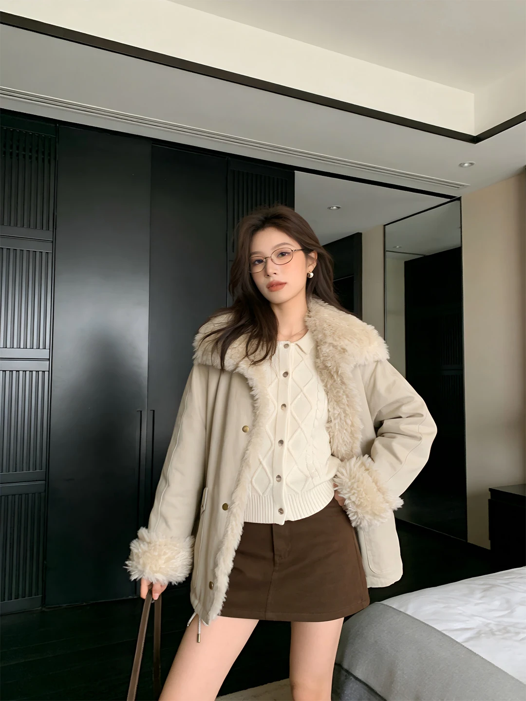 Женская теплая парка средней длины свободного кроя из искусственного меха, утепленная, для работы, с эффектом стройности
Женская теплая парка средней длины свободного кроя из искусственного меха, утепленная, для работы, с эффектом стройности