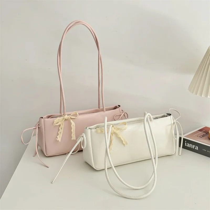 Простая повседневная сумка-мессенджер для женщин с высококачественным минималистичным винтажным дизайном и роскошным логотипом
Простая повседневная сумка-мессенджер для женщин с высококачественным минималистичным винтажным дизайном и роскошным логотипом