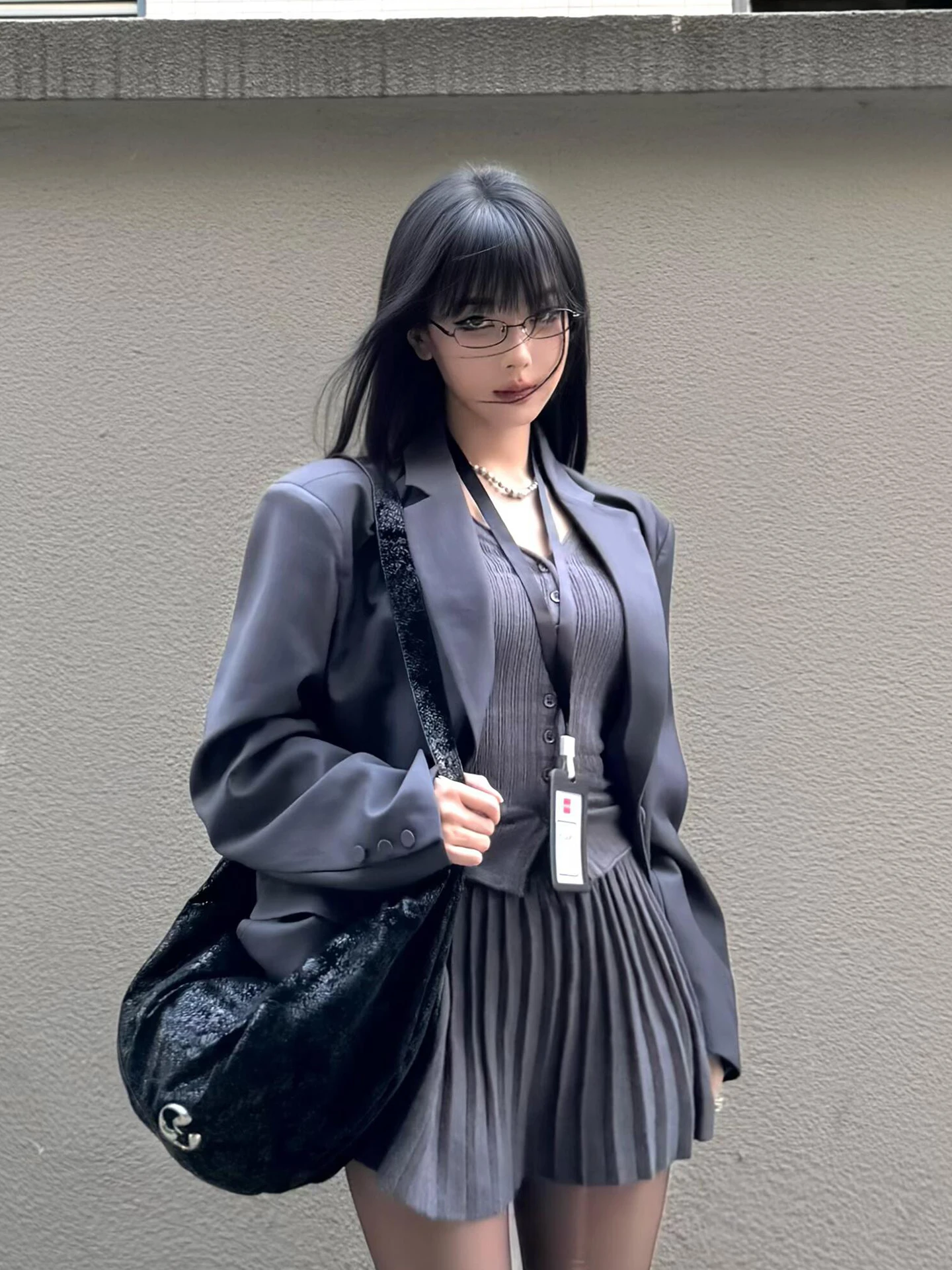 Костюм XZY больших размеров: модный свободный пиджак, женский вязаный топ для ранней осени, комплект с плиссированной юбкой, полиэстер, длинный рукав, V-образный вырез
Костюм XZY больших размеров: модный свободный пиджак, женский вязаный топ для ранней осени, комплект с плиссированной юбкой, полиэстер, длинный рукав, V-образный вырез