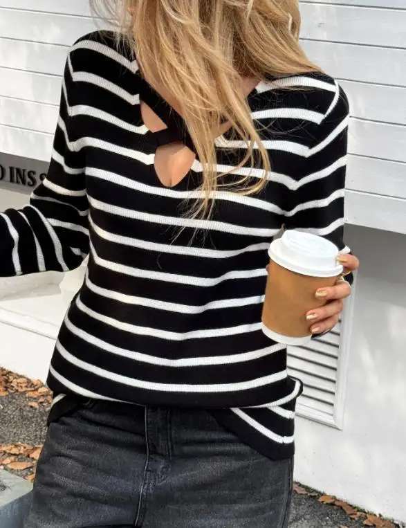 Leisure Vacation Style Long Sleeved Woolen Base Sweater Autumn V-Neck Striped Women's Loose Long Sleeved Knitted Sweater
Leisure Vacation Style Long Sleeved Woolen Base Sweater Autumn V-Neck Striped Women's Loose Long Sleeved Knitted Sweater