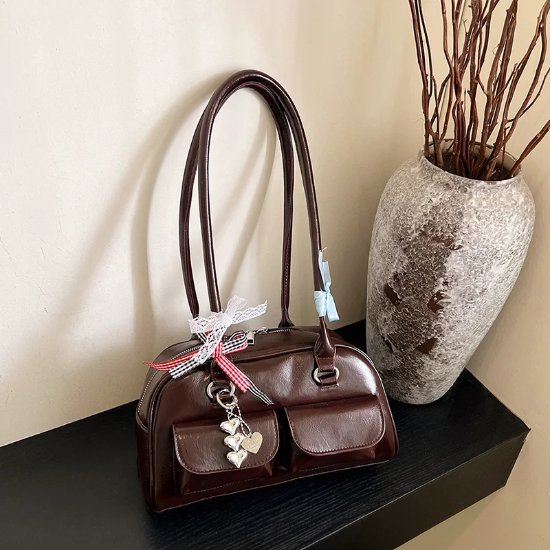2025 New Boston Bags For Women Retro Leather Bowling Bags With Front Pockets Armpit Shoulder Bag Commuting Totes Ladies Handbags
2025 New Boston Bags For Women Retro Leather Bowling Bags With Front Pockets Armpit Shoulder Bag Commuting Totes Ladies Handbags