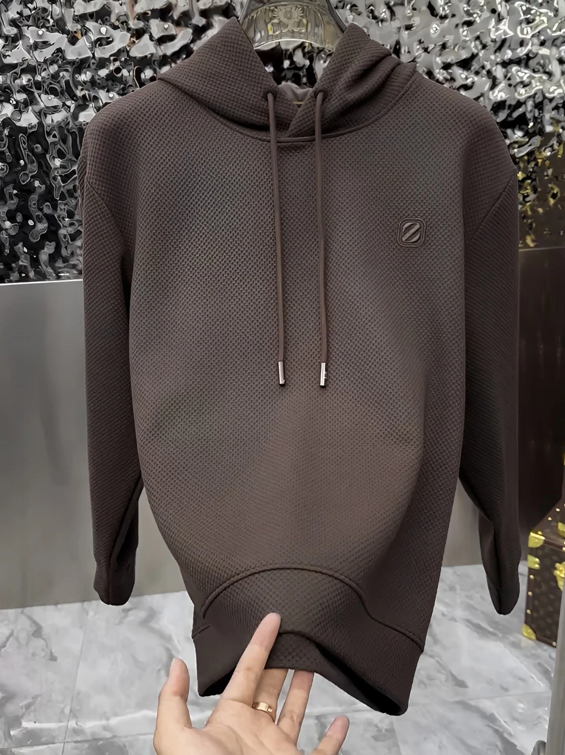 Men's Fashionable Spring Autumn Hooded Color Business Casual Luxury European High Quality Sweatshirt Comfortable Loose Fit
Men's Fashionable Spring Autumn Hooded Color Business Casual Luxury European High Quality Sweatshirt Comfortable Loose Fit