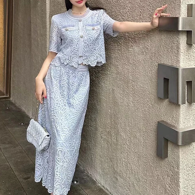 2025 New Women's Lace Embroidery Soluble Flower Hollow out Skirt Set Faionable Two-Piece Ensemble Autumn Collection
2025 New Women's Lace Embroidery Soluble Flower Hollow out Skirt Set Faionable Two-Piece Ensemble Autumn Collection