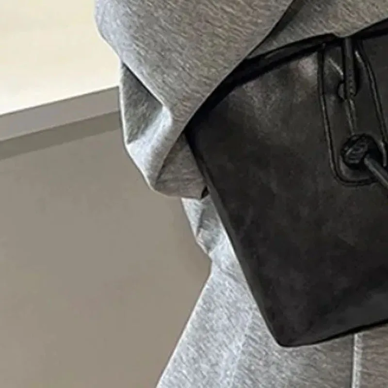 Y2K Simple Fashion Girl Handbag Large Capacity PU Leather Shoulder Bag for Women Female Crossbody Bag SolidColor Retro Tote Bags
Y2K Simple Fashion Girl Handbag Large Capacity PU Leather Shoulder Bag for Women Female Crossbody Bag SolidColor Retro Tote Bags