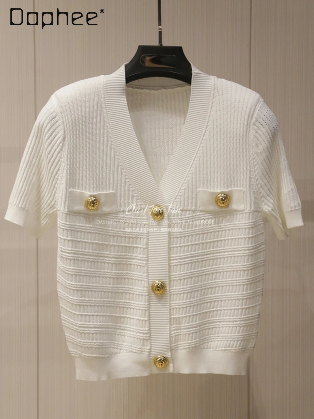 Commuter Temperament Celebrity Short-sleeved Knitted Cardigan High-end Single-breasted V-neck Cropped Cardigan Women Summer New
Commuter Temperament Celebrity Short-sleeved Knitted Cardigan High-end Single-breasted V-neck Cropped Cardigan Women Summer New