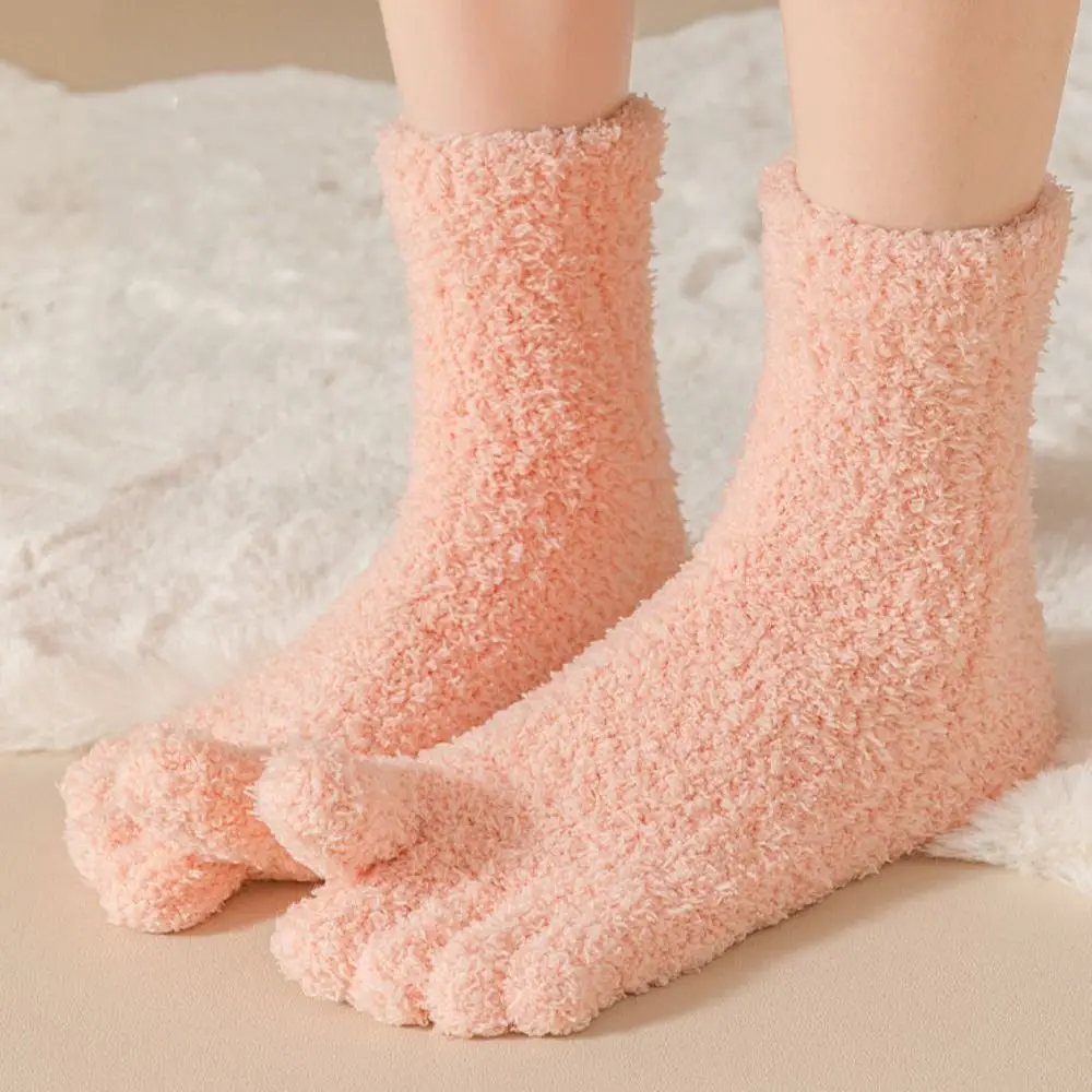 Удобные утолщенные теплые флисовые носки с пятью пальцами, плюшевые носки с пятью пальцами для сна, простые чулочно-носочные изделия, женские осенние носки
Удобные утолщенные теплые флисовые носки с пятью пальцами, плюшевые носки с пятью пальцами для сна, простые чулочно-носочные изделия, женские осенние носки