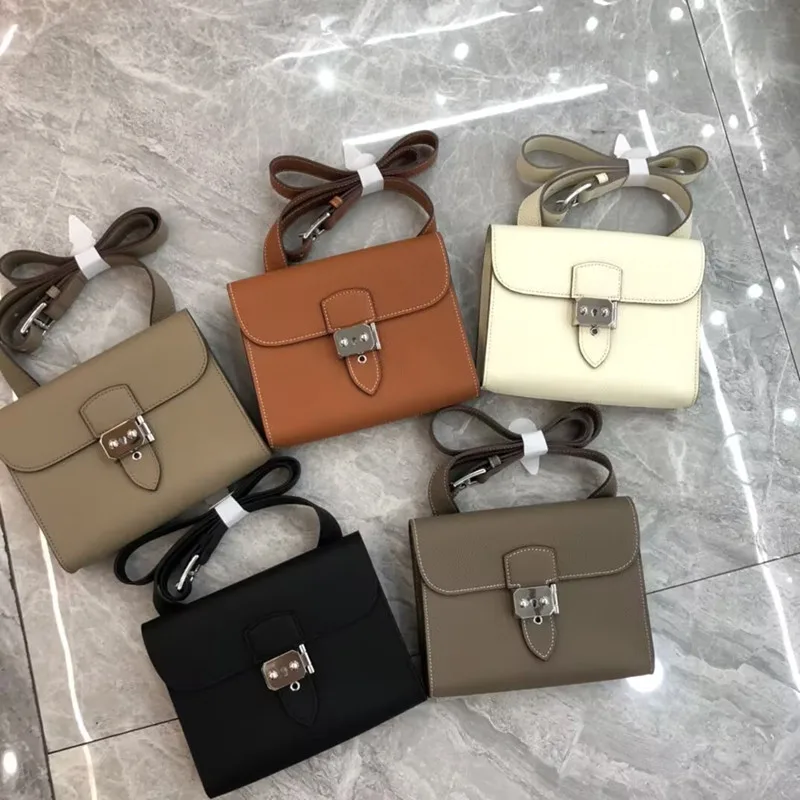 Silver Buckle Messenger Bag Spring New Genuine Leather One Shoulder Crossbody Tofu Bags Sewing Thread Women Small Square Bag
Silver Buckle Messenger Bag Spring New Genuine Leather One Shoulder Crossbody Tofu Bags Sewing Thread Women Small Square Bag