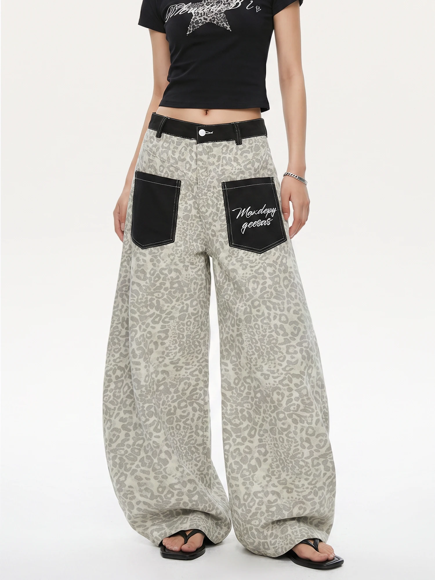 Retro American Street Style Leopard Print Color Block Design Embroidered Knife Loose Casual Wide Leg Jeans Pants
Retro American Street Style Leopard Print Color Block Design Embroidered Knife Loose Casual Wide Leg Jeans Pants