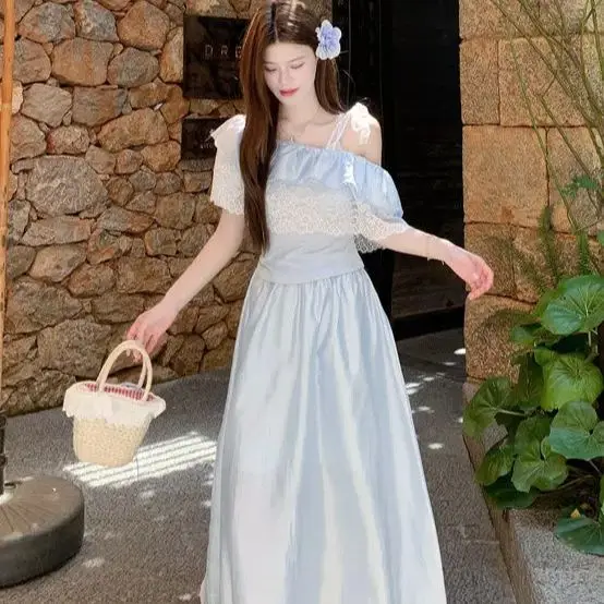 French Two-Piece Lace Spliced Ruffled Off-Shoulder Shirt High Waist Lace Slimming Skirt Women'S Summer New Suit
French Two-Piece Lace Spliced Ruffled Off-Shoulder Shirt High Waist Lace Slimming Skirt Women'S Summer New Suit