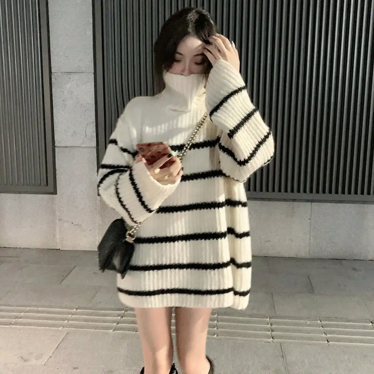 Korean Chic Spring & Fall Lazy Style Stripesd Mid-Length Loose Retro High-End Outer Wear Versatile High Collar Individual Women
Korean Chic Spring & Fall Lazy Style Stripesd Mid-Length Loose Retro High-End Outer Wear Versatile High Collar Individual Women