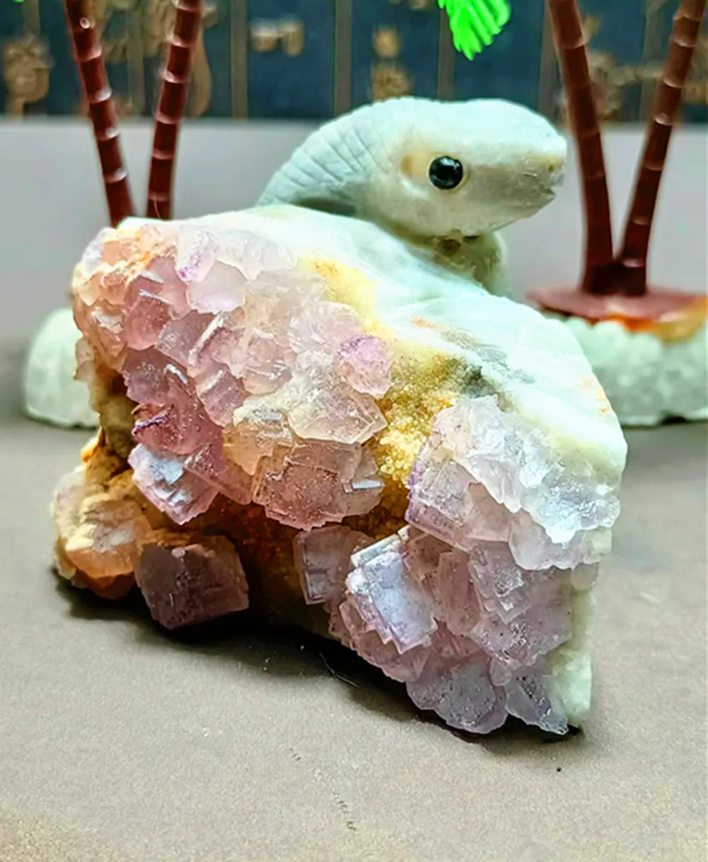 Natural Quartz Crystal Cluster, Small Snake Ornament, Hand-carved, Home Decoration, Chakra
Natural Quartz Crystal Cluster, Small Snake Ornament, Hand-carved, Home Decoration, Chakra