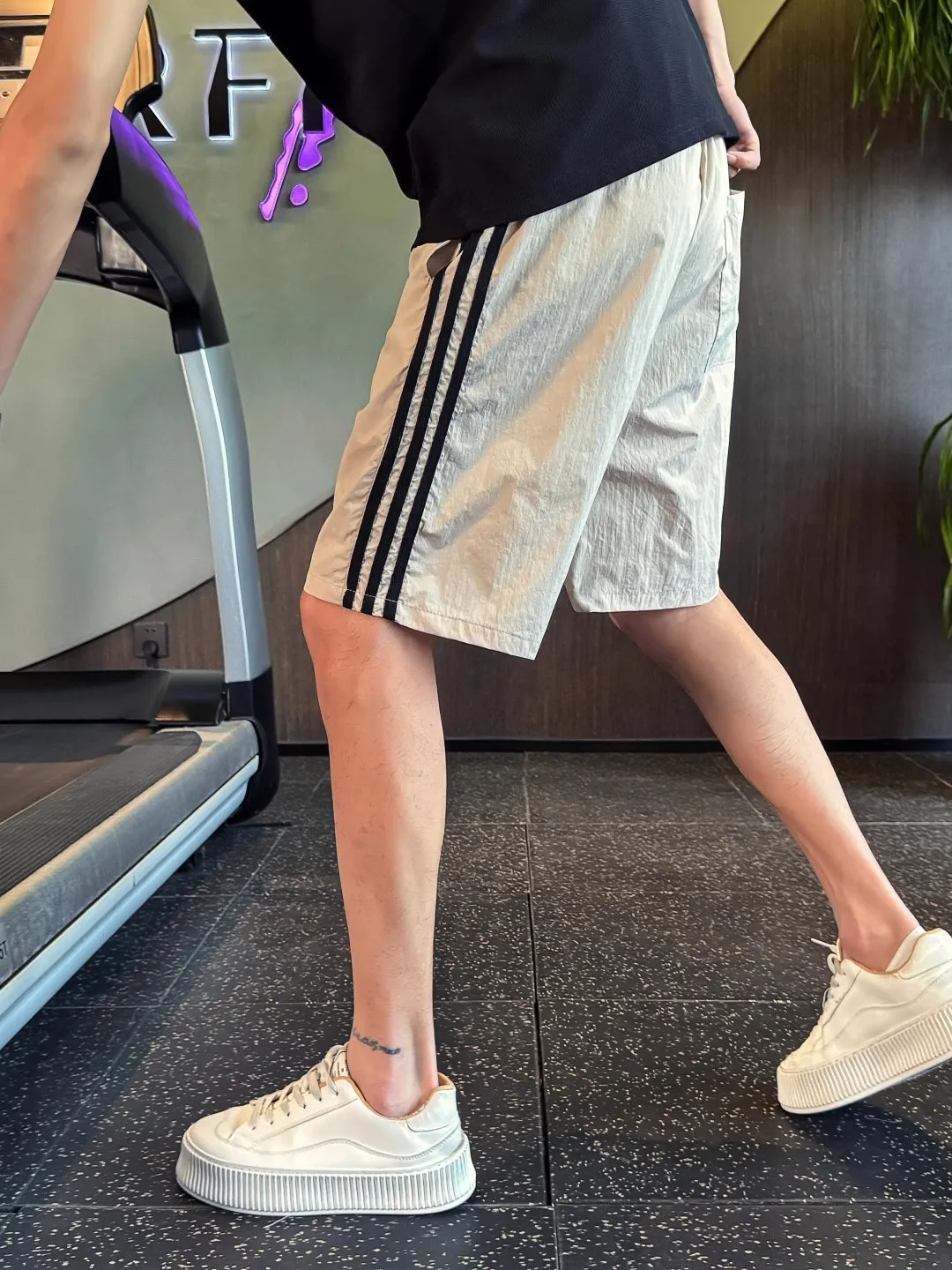 Qui Dry Sports orts Мужские летние полосатые повседневные пляжные большие боксеры в пять четвертей, новинка 2025 года, свободный крой из полиэстера, молодежные летние Brea...
Qui Dry Sports orts Мужские летние полосатые повседневные пляжные большие боксеры в пять четвертей, новинка 2025 года, свободный крой из полиэстера, молодежные летние Brea...