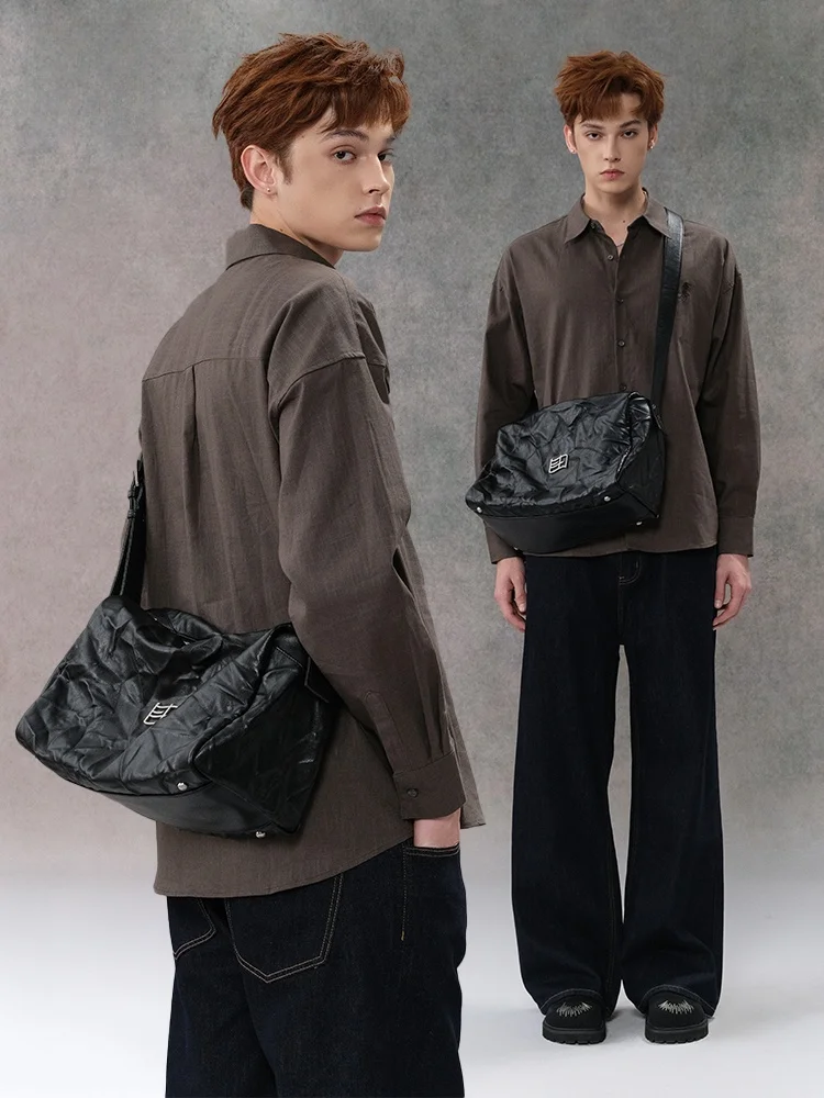 Original Design Large Capacity Commuter Single Shoulder Slant Cross Messenger Bag Casual Style Leather Bag for Youth
Original Design Large Capacity Commuter Single Shoulder Slant Cross Messenger Bag Casual Style Leather Bag for Youth