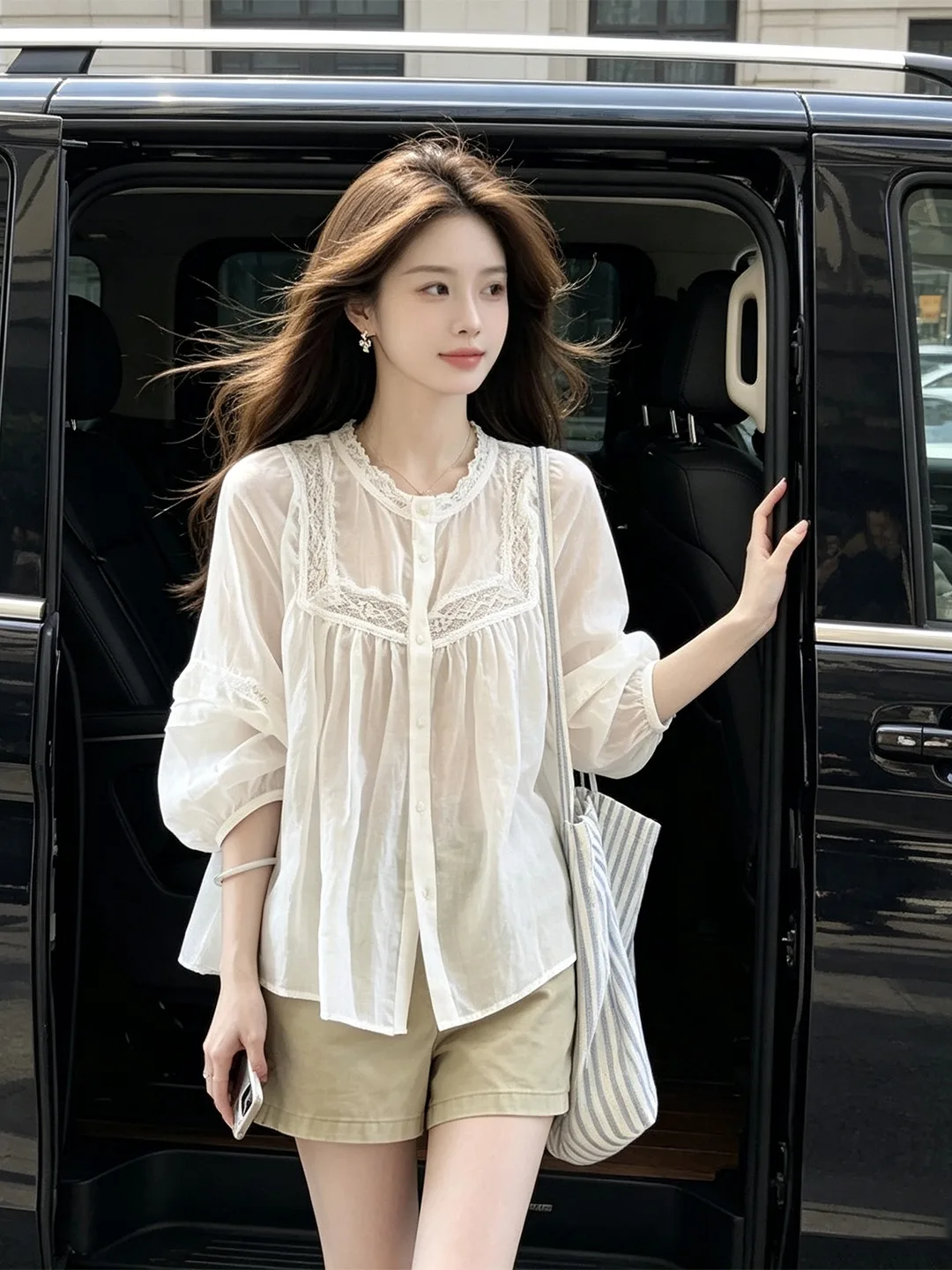 Loose Fit Summer Lace Trim Hollow out Design Cotton Linen Shirt Women's Thin Style Commute Fashionable Long Sleeve round Neck
Loose Fit Summer Lace Trim Hollow out Design Cotton Linen Shirt Women's Thin Style Commute Fashionable Long Sleeve round Neck