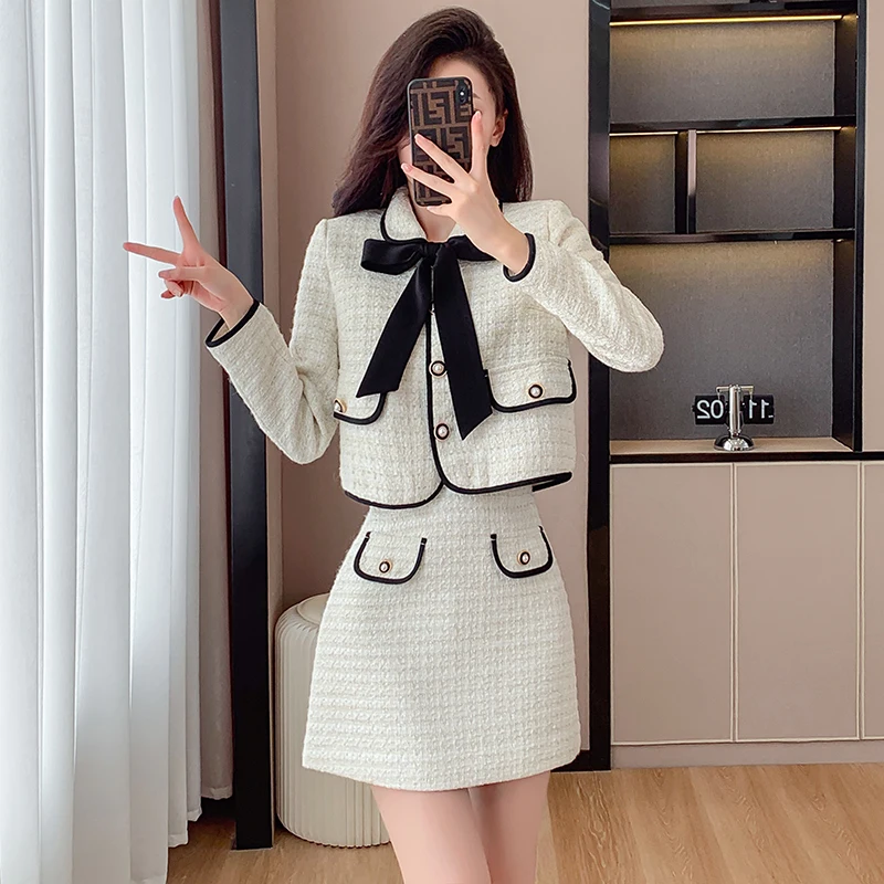 Женский твидовый костюм с юбкой, элегантный пиджак с отложным воротником и длинным рукавом и юбка-трапеция, элегантный комплект из 2 предметов, Осень-зима 2024 
Женский твидовый костюм с юбкой, элегантный пиджак с отложным воротником и длинным рукавом и юбка-трапеция, элегантный комплект из 2 предметов, Осень-зима 2024