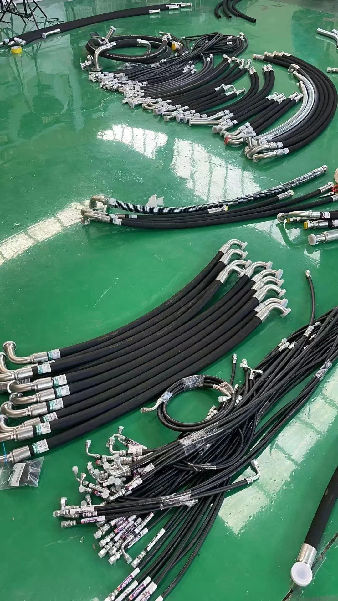 Комплект гидравлических шлангов Гидравлический резиновый шланг для всего экскаватора
Комплект гидравлических шлангов Гидравлический резиновый шланг для всего экскаватора