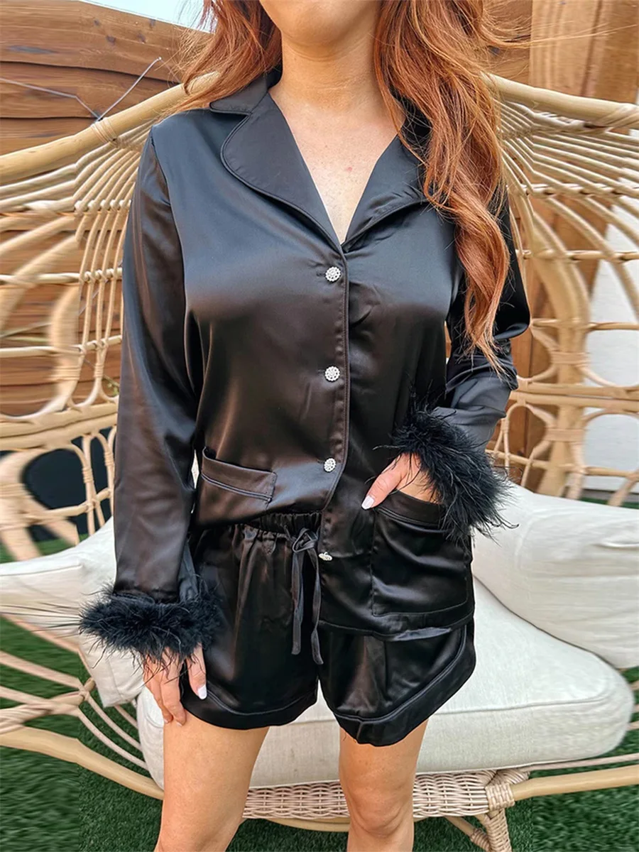 Women Satin Outfits Pajamas Sets Solid Lapel Long Sleeve Buttons Tops with Feather Cuffs + Elastic Shorts Set Leisure Sleepwear
Women Satin Outfits Pajamas Sets Solid Lapel Long Sleeve Buttons Tops with Feather Cuffs + Elastic Shorts Set Leisure Sleepwear