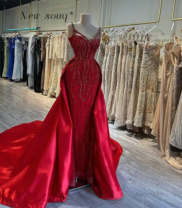 Red Two Pieces Wedding Party Dresses Customized Sparkle Crystals Beaded Spaghetti Straps Evening Engagement Gowns for Brides
Red Two Pieces Wedding Party Dresses Customized Sparkle Crystals Beaded Spaghetti Straps Evening Engagement Gowns for Brides