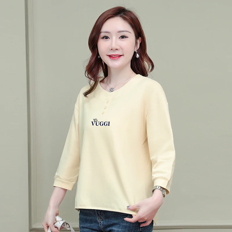 2025 new large-size middle-aged women's pure cotton three-quarter sleeve T-shirt spring and summer loose casual versatile top
2025 new large-size middle-aged women's pure cotton three-quarter sleeve T-shirt spring and summer loose casual versatile top