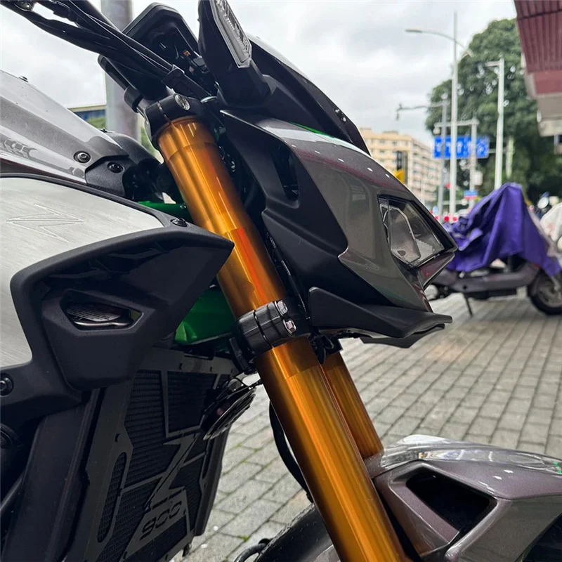 NEW-Motorcycle Wind Wing Cover Cone Front Lip Spoiler Aerodynamic Fairing Winglets For KAWASAKI Z900 Z900SE 2025
NEW-Motorcycle Wind Wing Cover Cone Front Lip Spoiler Aerodynamic Fairing Winglets For KAWASAKI Z900 Z900SE 2025