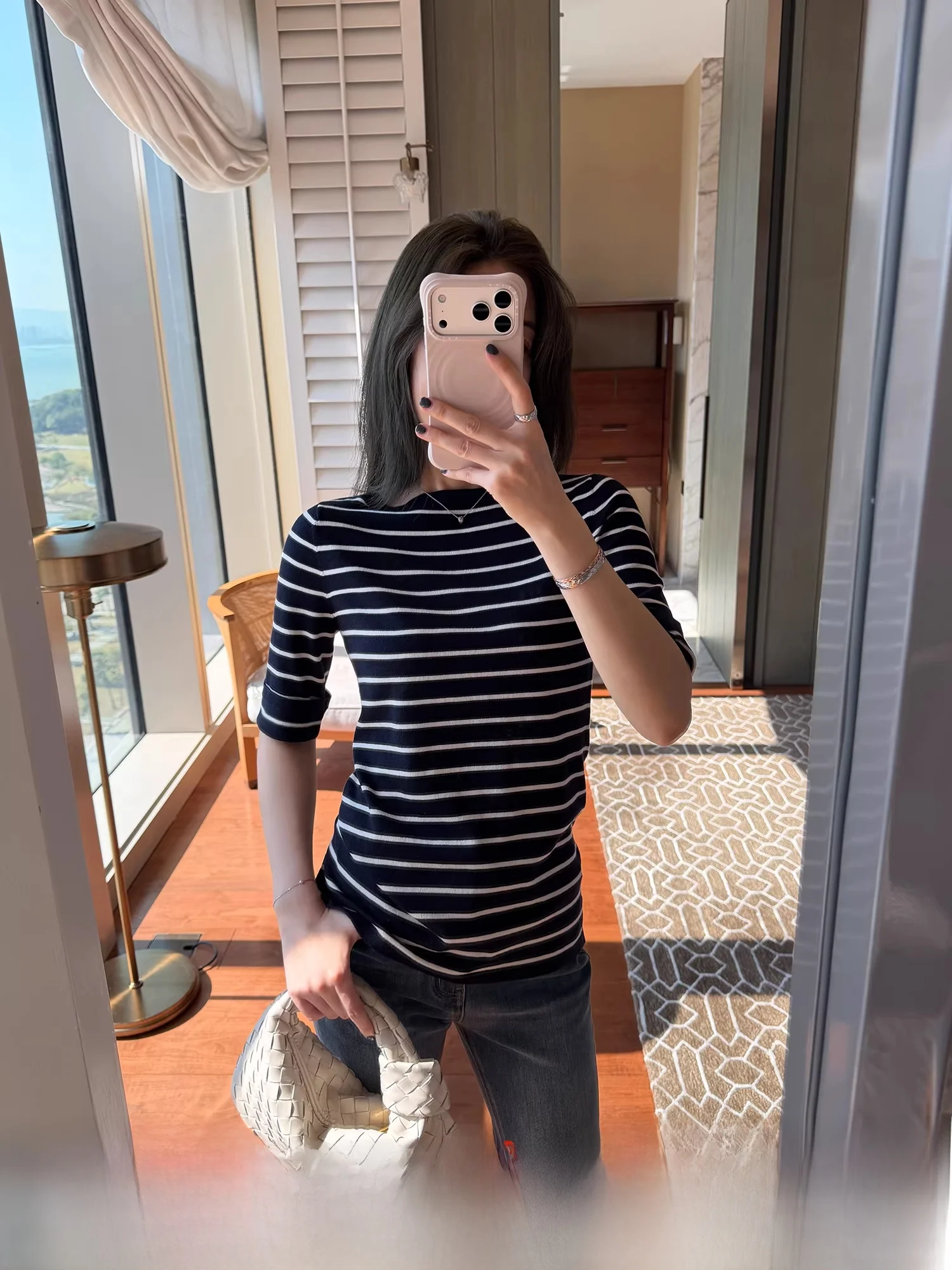 Naval T One-oulder Striped Color Blo Five-Quarter Sve Knitted Silk T-irt Women's New Faion Spring Regular Length
Naval T One-oulder Striped Color Blo Five-Quarter Sve Knitted Silk T-irt Women's New Faion Spring Regular Length