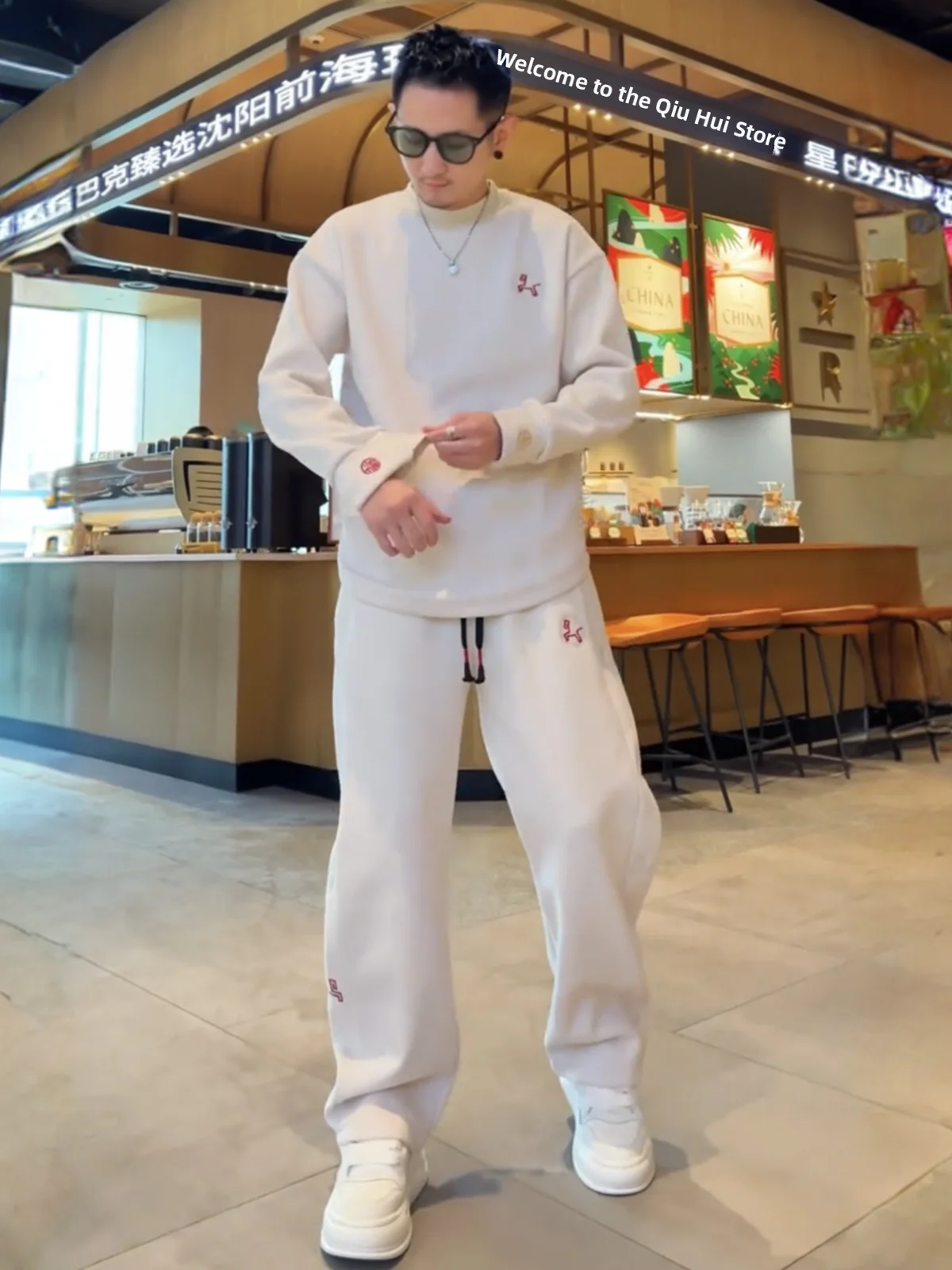 New Year Embroidered Letter Casual Sports Suit Men's Versatile Thiened Fce round Ne Sweatirt Long Pants Two-Piece
New Year Embroidered Letter Casual Sports Suit Men's Versatile Thiened Fce round Ne Sweatirt Long Pants Two-Piece