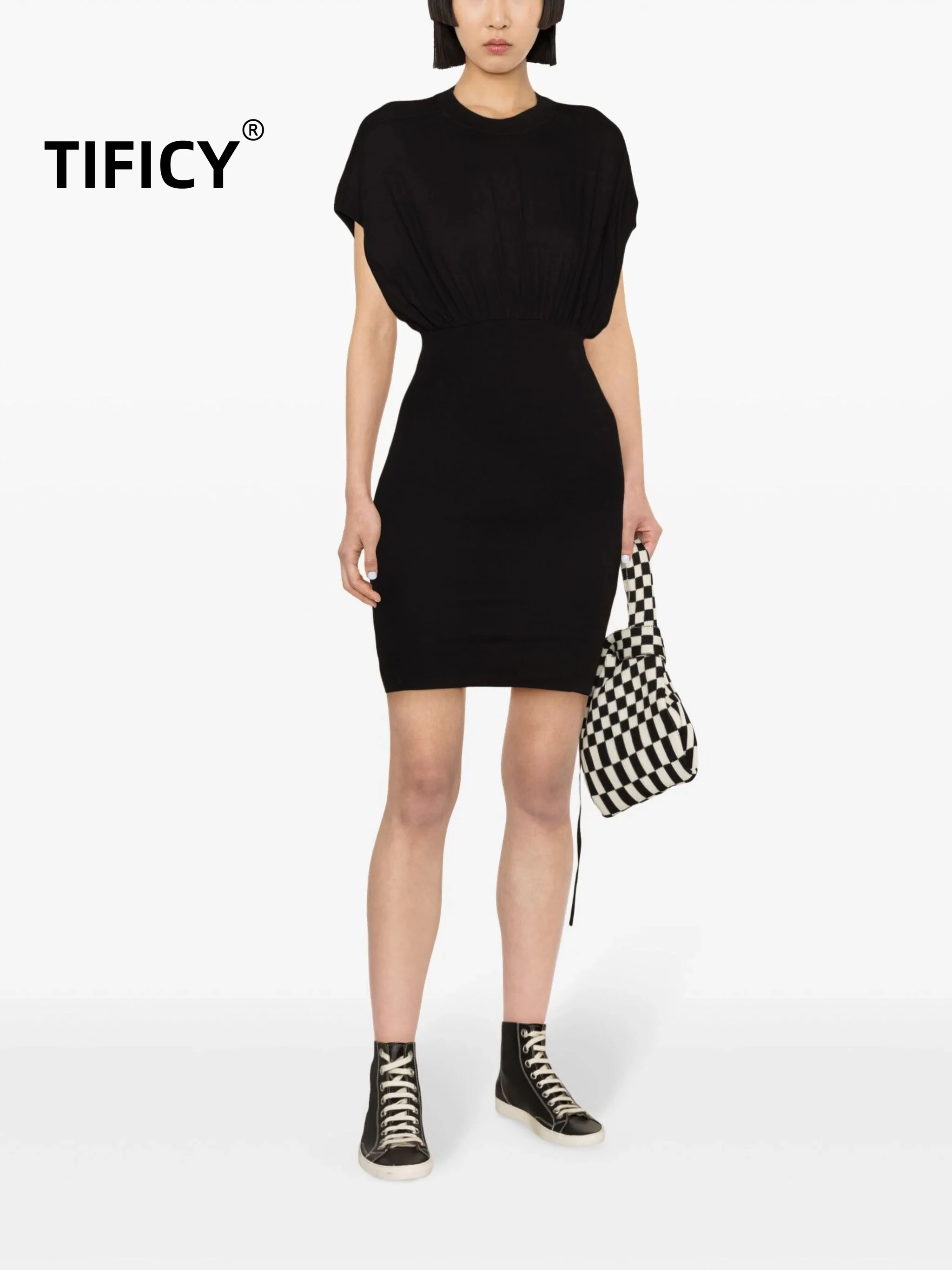 TIFICY High Street Dark RO женское весенне-летнее плиссированное мини-платье без рукавов с затягивающей талией и похудения
TIFICY High Street Dark RO женское весенне-летнее плиссированное мини-платье без рукавов с затягивающей талией и похудения