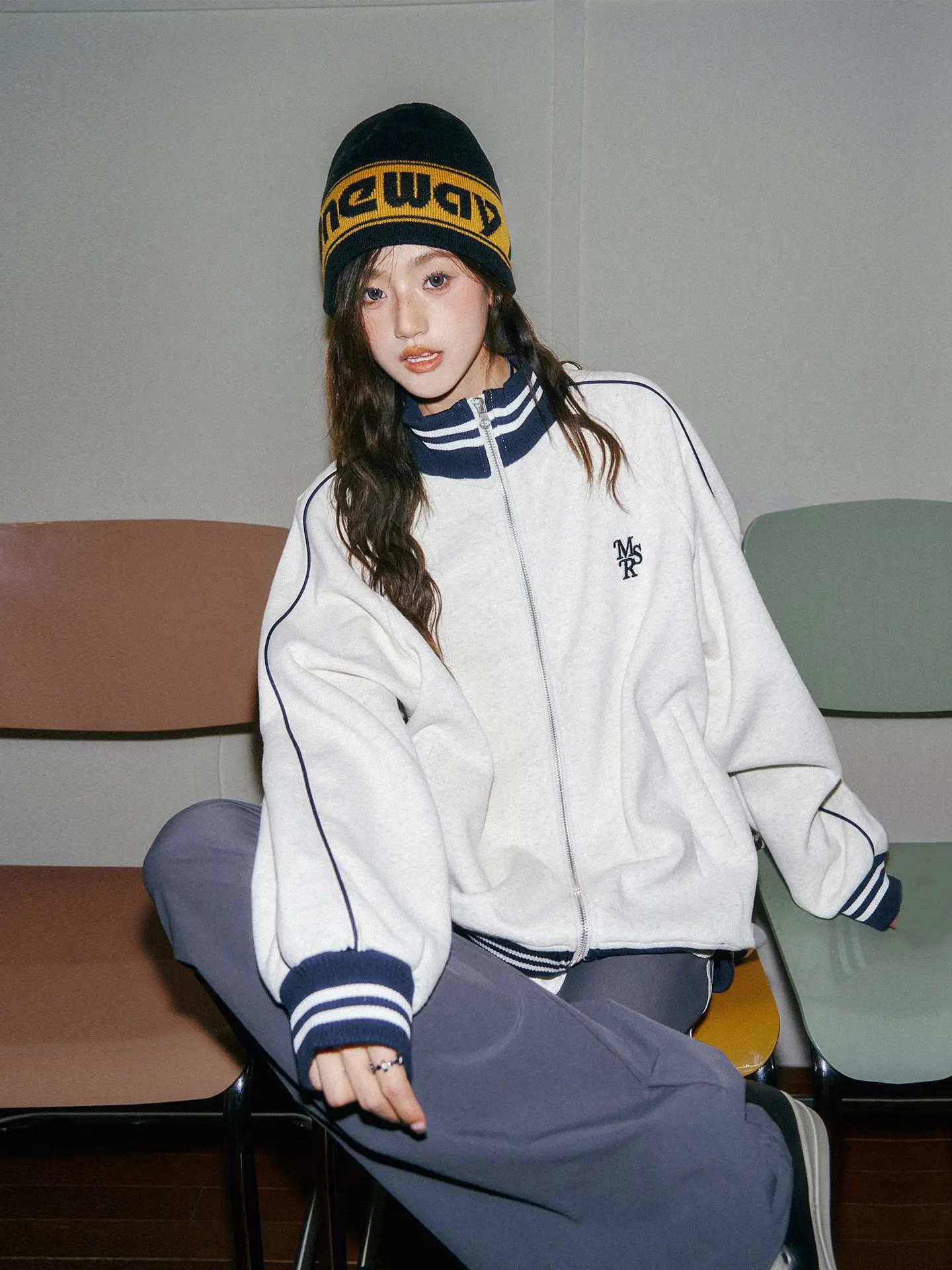 Viya Gray stand collar baseball jersey jacket women's american retro sweatshirt casual lazy jacket top men
Viya Gray stand collar baseball jersey jacket women's american retro sweatshirt casual lazy jacket top men